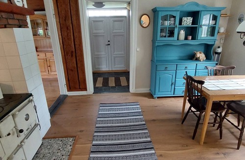 Flisby House | Rosen Skog in Småland: Cozy & Pet-Friendly