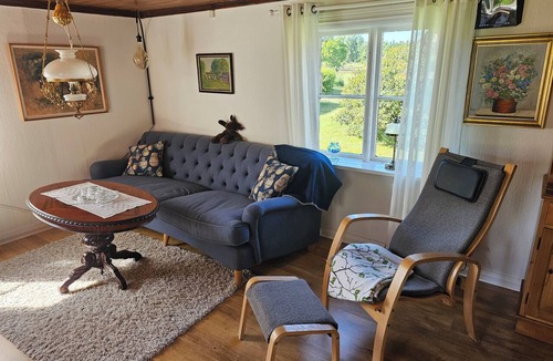 Flisby House | Rosen Skog in Småland: Cozy & Pet-Friendly