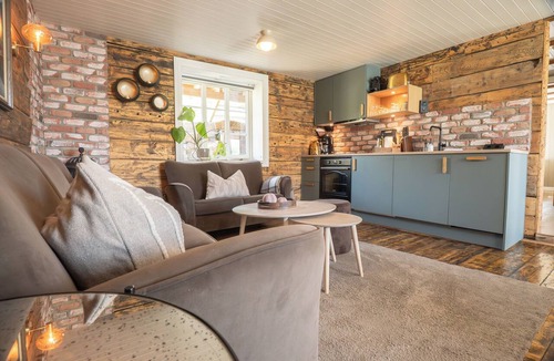 Hamnøya Cabin | Rostad Retro Rorbuer
