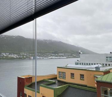 Tromso Apartment | Royal Apartment on the edge by the sea