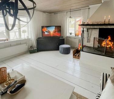 Nasviken House | Rural House With Panoramic View Over Lake Hansa