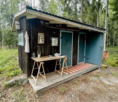 Bodarne House | Rustic Cottage For Creative Souls By Lake Lingbo