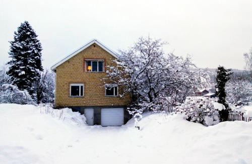 Ambjorby House | Rustic House with Mountain View in Ambjörby