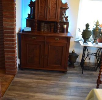 Lovestad Apartment | RUSTIC MAID´S ROOM