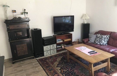 Uddevalla Municipality House | Rymlig barnvänlig stuga i Bohuslän nära till bad.