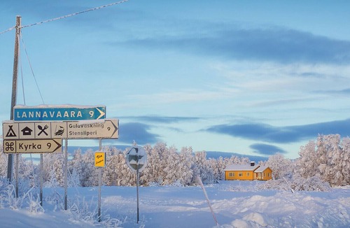 Lannavaara Apartment | Rymlig Lägenhet i Lannavara med Älvutsikt Fyra Rum, Plats för 6 Personer