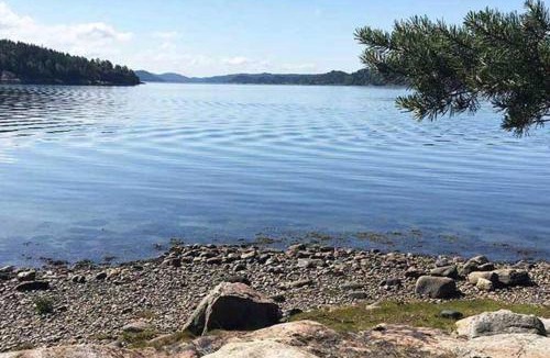 Ljungskile Villa | Rymliga Resteröd 241 Bohuslän, nära hav och skog.