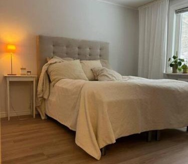Ljungskile Villa | Rymliga Resteröd 241 Bohuslän, nära hav och skog.