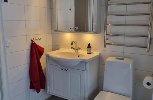 Uppsala Villa | Sällinge House - Cozy Villa with Fireplace and Garden close to Uppsala