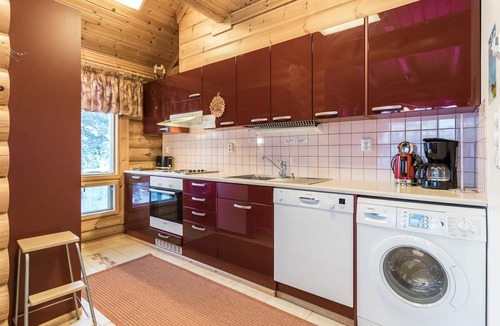 Kehys-Kainuu House | Sateenkaari mökki by Interhome