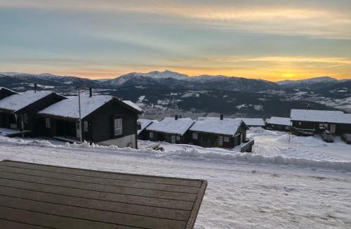 Skulestad Apartment | Sauna & Mountain Views - Ski-in Ski-out Luxury