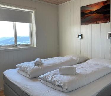Skulestad Apartment | Sauna & Mountain Views - Ski-in Ski-out Luxury