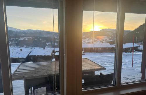 Skulestad Apartment | Sauna & Mountain Views - Ski-in Ski-out Luxury