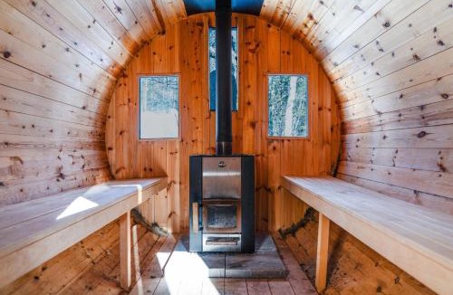 Lofsdalen House | Sauna | WiFi | Wood-burning stove | BBQ | Pets OK