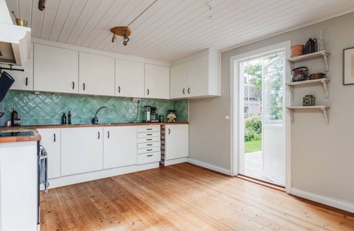 Axmar House | Scandi Style Retreat 3BR near Sea and Forest