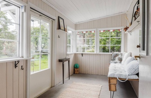 Axmar House | Scandi Style Retreat 3BR near Sea and Forest