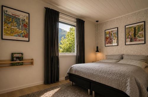 Dalsbygda Apartment | Scandinavian Apartment in Fjords
