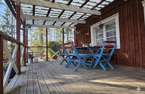 Eriksmala House | "Scandinavian time-out: Cozy red wooden house with large veranda"
