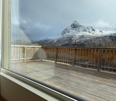 Narvik House | Scandinavian vibe with a view, close to Narvikfjellet