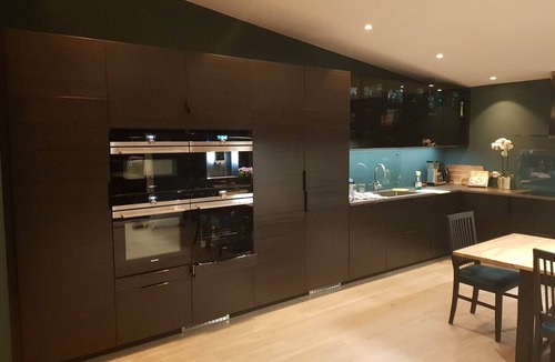 Sandnes Villa | Scenic Lakeside Residence with Spacious Outdoor Living