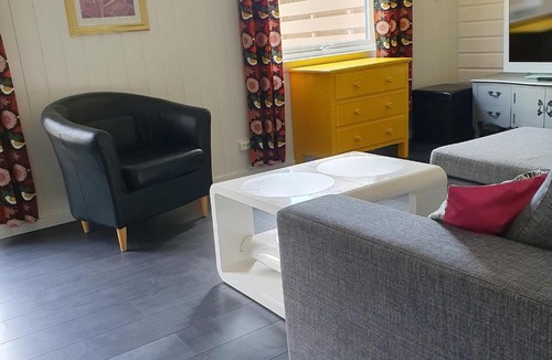 Ardalstangen Apartment | Scenic Riverside Stay Årdalstangen