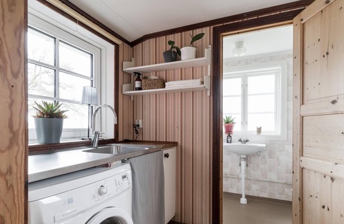 Varnamo O Other | Schöne Hütte mit Zugang zum Seeblick, Kamin, Boot und Badebereich