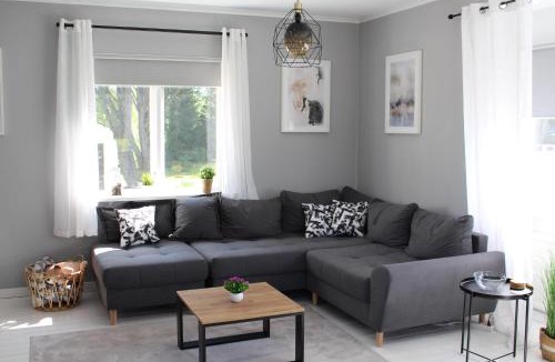 Maleras House | Schönes schwedisches Cottage in Seenähe mitten im Glasreich