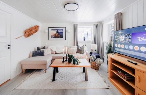 Botnhamn Apartment | Sea & Aurora Views, New 1BR near Segla-Hesten