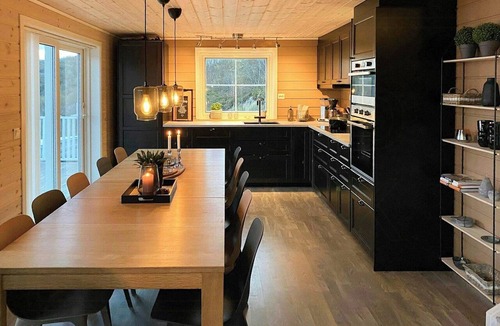 Stokkoya House | Sea views and beach life at Hosnastranda