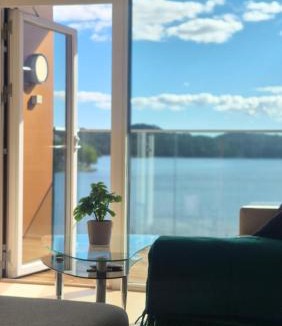 Faervik Apartment | Seabreeze Suite