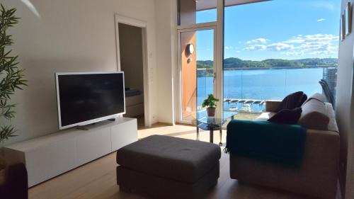 Faervik Apartment | Seabreeze Suite
