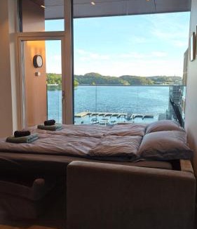 Faervik Apartment | Seabreeze Suite