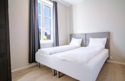 Sandviken Apartment | Seafront Apt. with Elevator and French Balcony