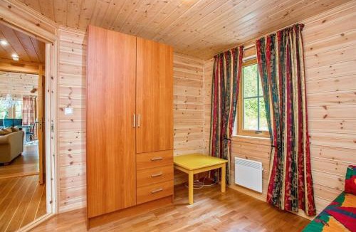 Tjeldsund House | Seaside Cabin Tjeldøya with Views Car and Rental Deal