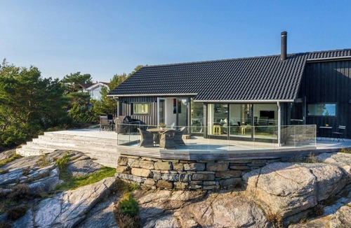 Sogne House | Seaside cabin with ocean view and sunny terrace