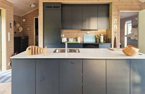 Torjulvagen House | Seaside cabin with panoramic views in Alvundfjord