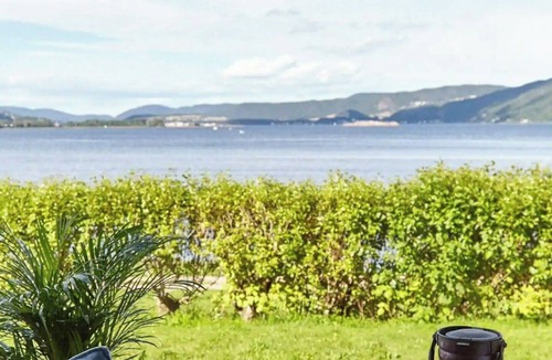 Svelvik House | Seaside cabin with private beach near Oslo