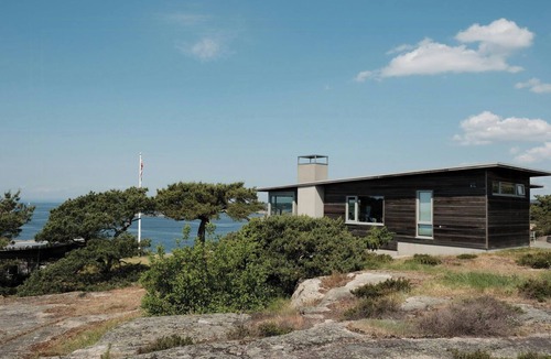 Fredrikstad House | Seaside cabin with unique outdoor areas