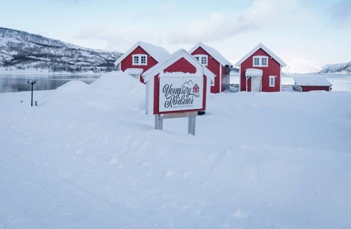 Kvaloya Cabin | Seaside Cabins Near Tromsø | Northern Lights Views