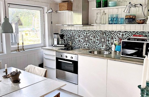 Monsteras House | Seaside Charm on Okno Island-By Traum