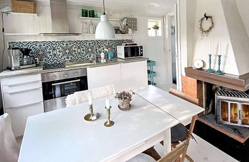 Monsteras House | Seaside Charm on Okno Island-By Traum