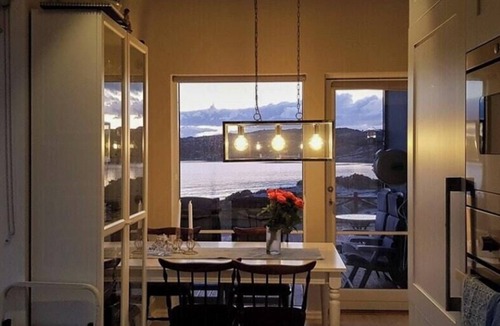 Steinsland House | Seaside dream cabin with jacuzzi