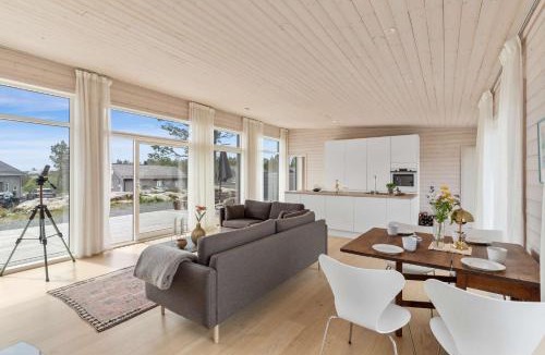 Risor House | Seaside Escape - 10 Min to Ocean