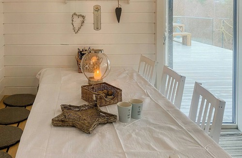 Farsund House | Secluded cabin with a view and ball court