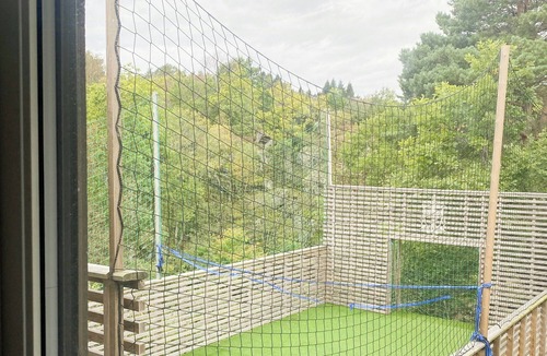 Farsund House | Secluded cabin with a view and ball court