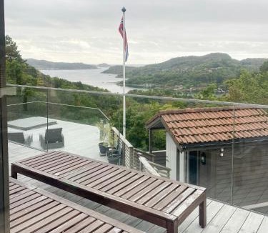 Lyngdal House | Secluded Cabin With A View And Ball Court