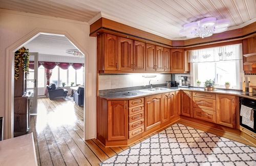 Valberg Villa | Secluded house in Lofoten-Private swimming pool!