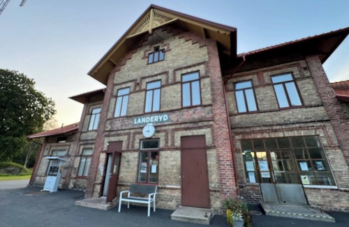 Landeryd House | Second-floor apartment with a boutique feel. Scenic location, 40 minutes from Ullared and Halmstad