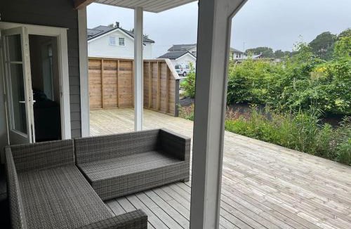 Floro Apartment | Selveier leilighet, Parkering med El-bil ladder