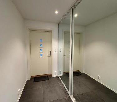 Floro Apartment | Selveier leilighet, Parkering med El-bil ladder